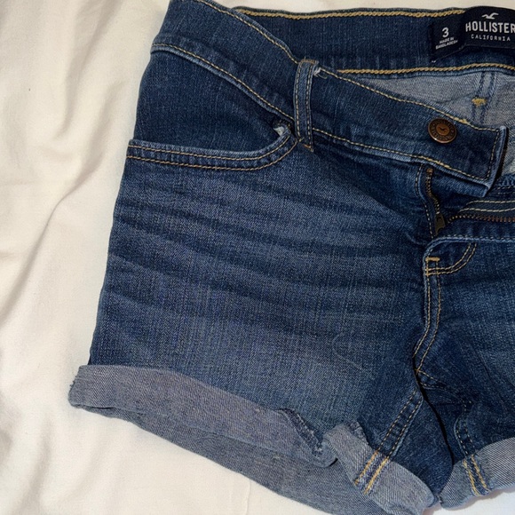 Hollister Women's Indigo Jean Shorts - Picture 4 of 5